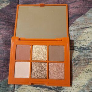 Essence Bronzed This Way Eyeshadow Palette | Lightly Swatched